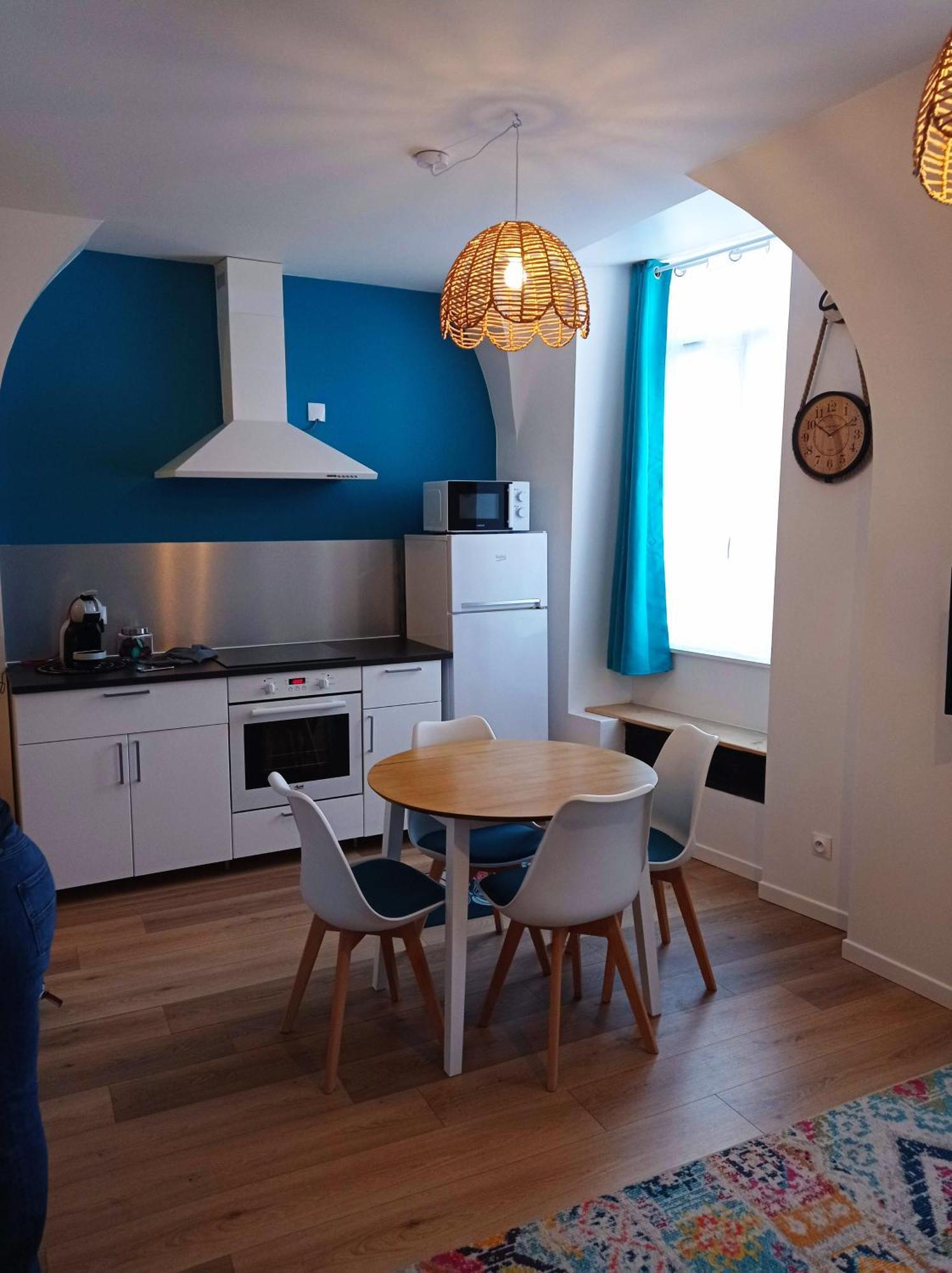 Charmant Appartement, 1 Chambre, En Centre Historique Аноне Екстериор снимка
